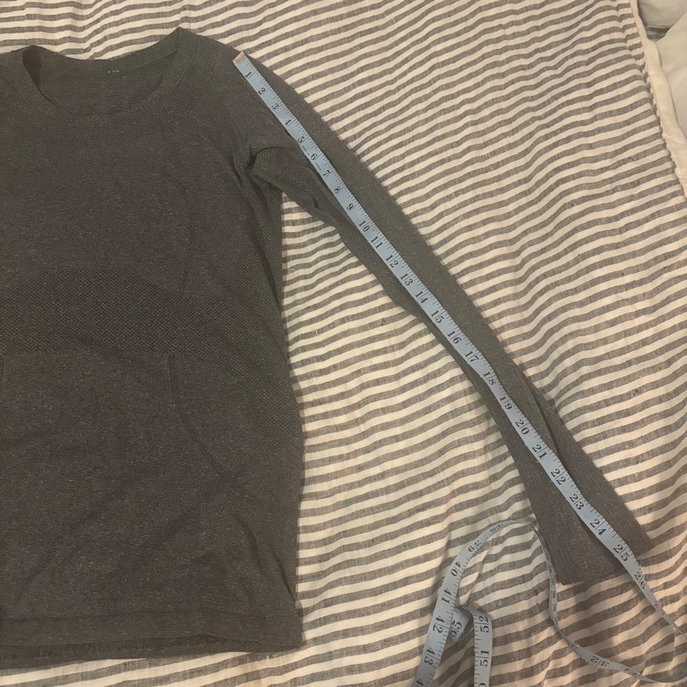 Lululemon long sleeve gray shirt, top for cold weather outdoors, running - Picture 13 of 13